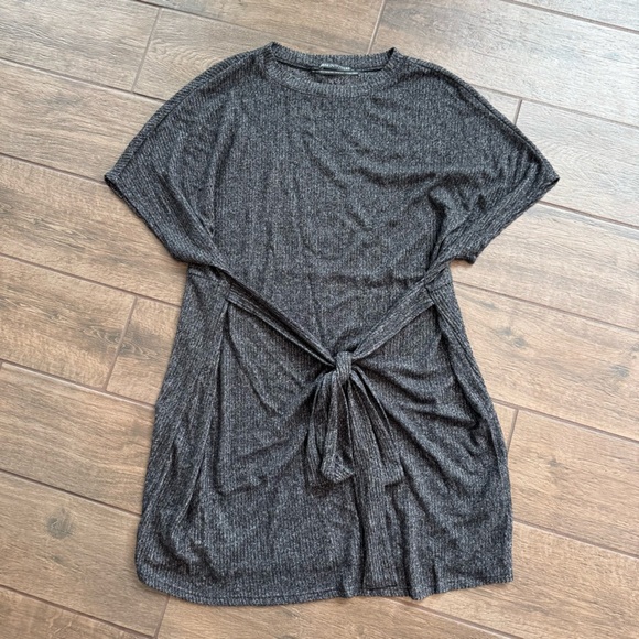 Urban Outfitters Dark Gray Knit Sweater - Picture 1 of 4